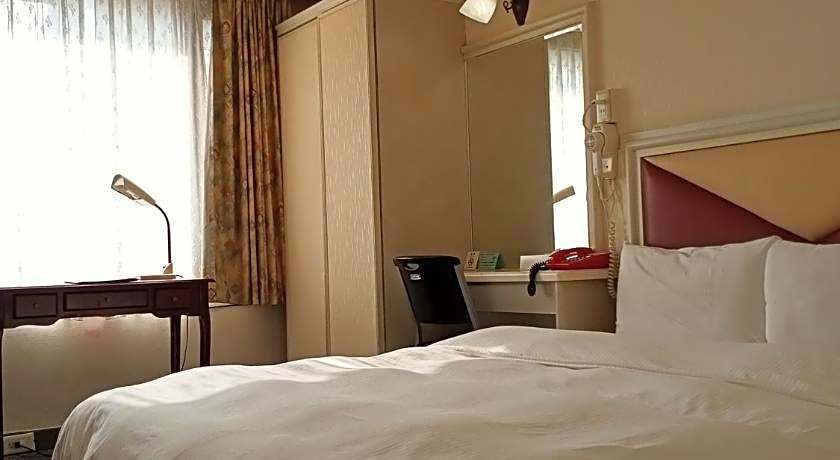 Chungli Business Hotel