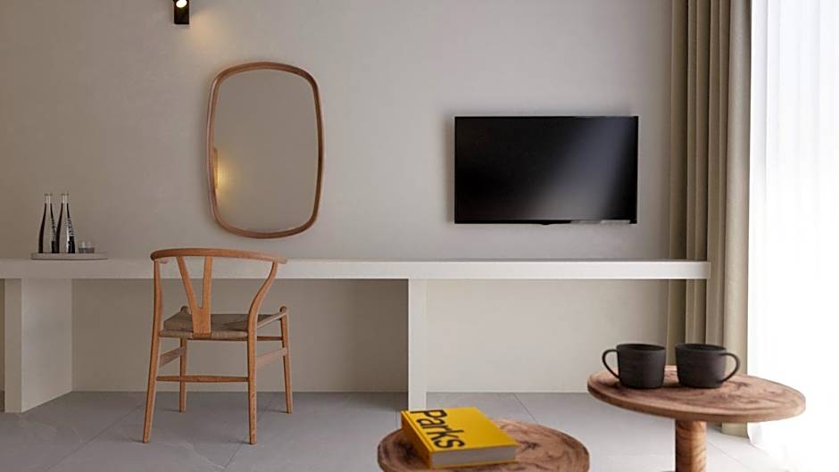 Calma Luxury Studios & Suites