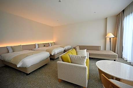 Junior Suite Triple Room (Top Floor) - Indoor Bath - Non-Smoking