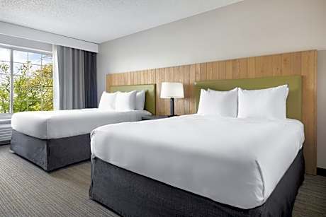 Queen Room with Two Queen Beds - Disability Access - Non-Smoking