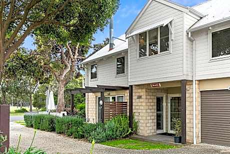 Luxury King Apartment