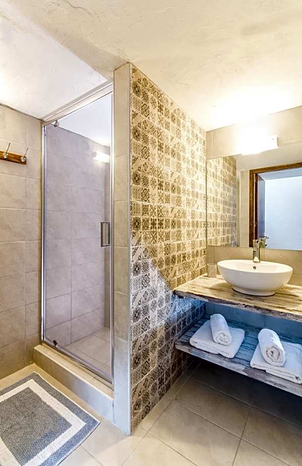 Limeri Traditional Guest House