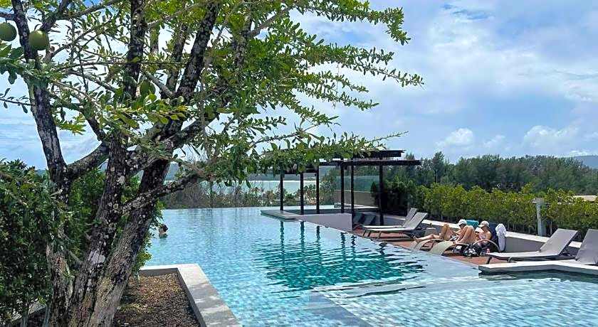 6th Avenue Surin Beach