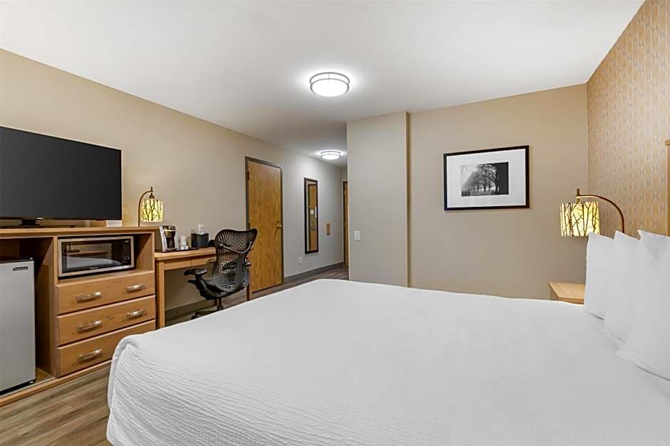 Best Western Plus Country Meadows Inn