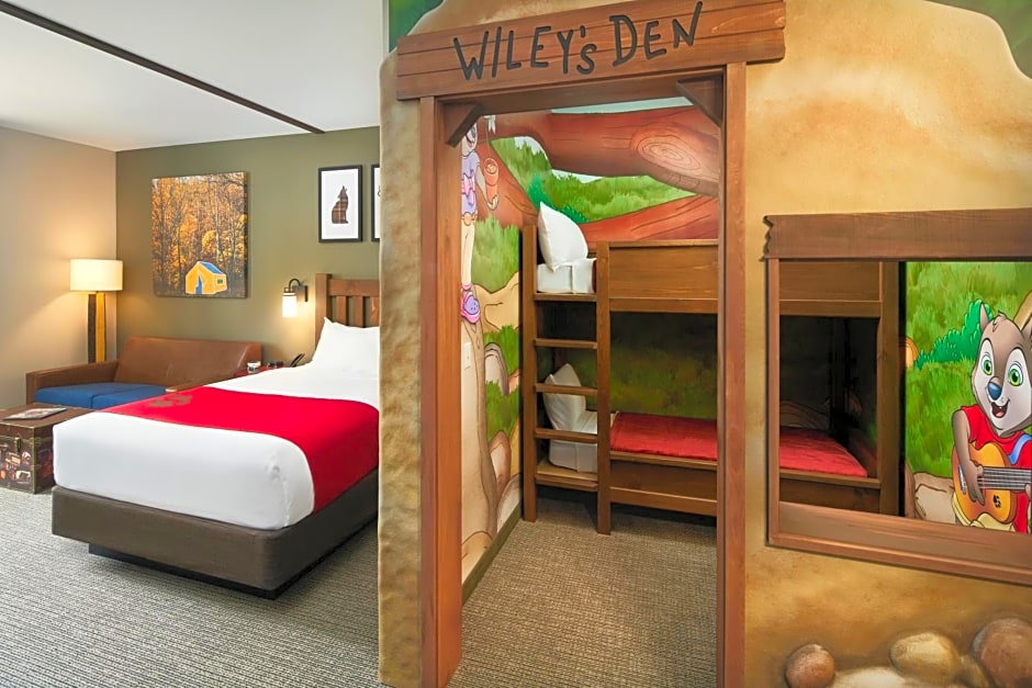 Photo 1 of 2 of Suite