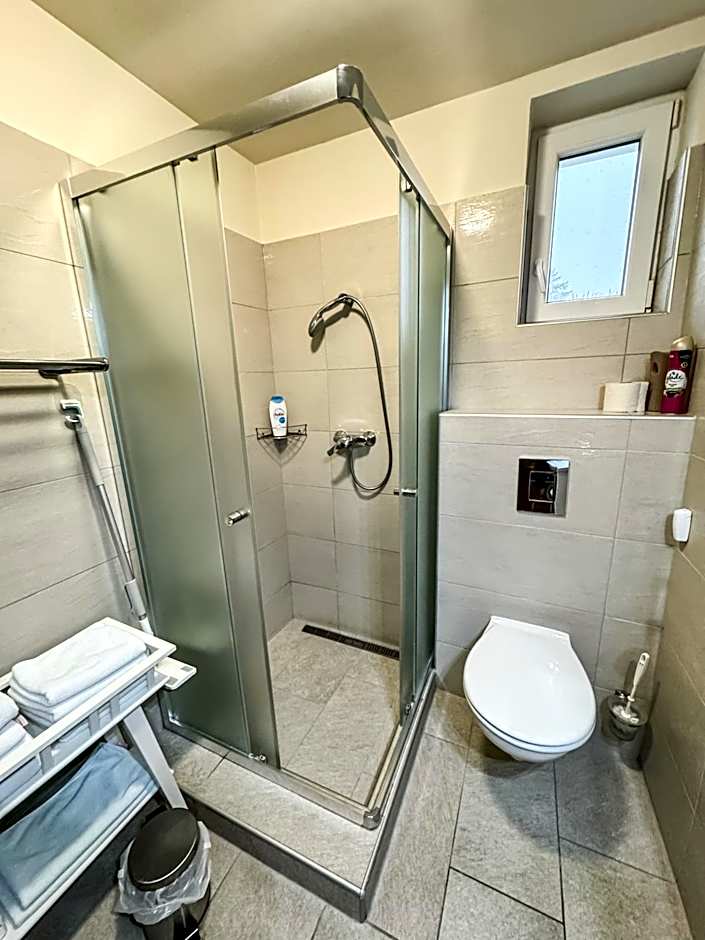 Dreko Panzió & Borbisztró