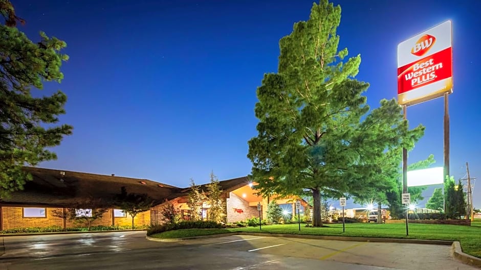 Best Western Plus Saddleback Inn and Conference Center