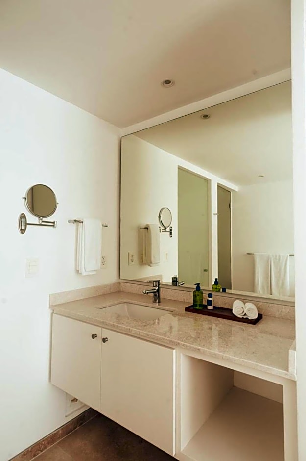 Antera Hotel & Residences