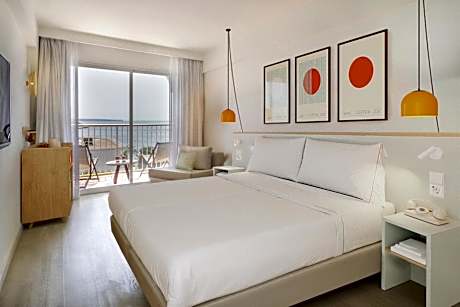 Double or Twin Room with Sea View