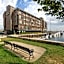 Wyndham Inn on Long Wharf
