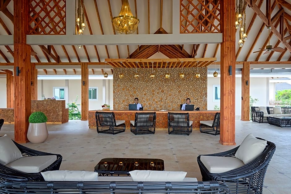 Brennia Kottefaru Maldives