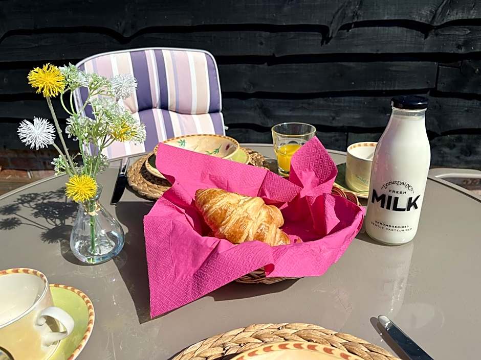 Priors Oak - A Cosy Studio with Countryside Views in Dorset