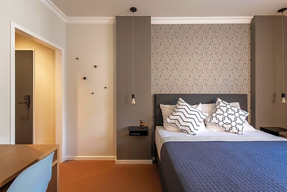 B-Hotel