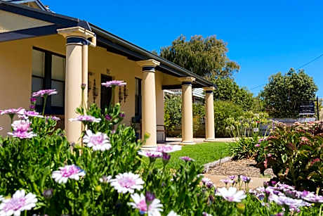 Agnes Cottage Bed & Breakfast