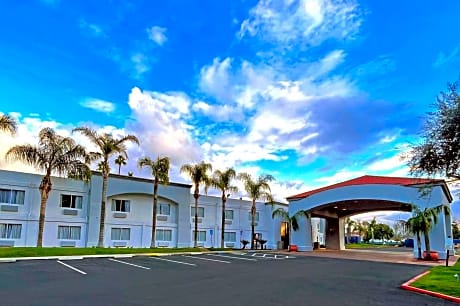 Hourglass Hotel, Ascend Hotel Collection