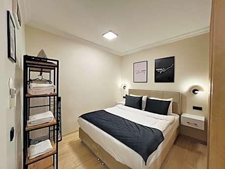 Deluxe King Suite