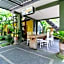 RedDoorz at Saren Anyar Homestay Lukluk