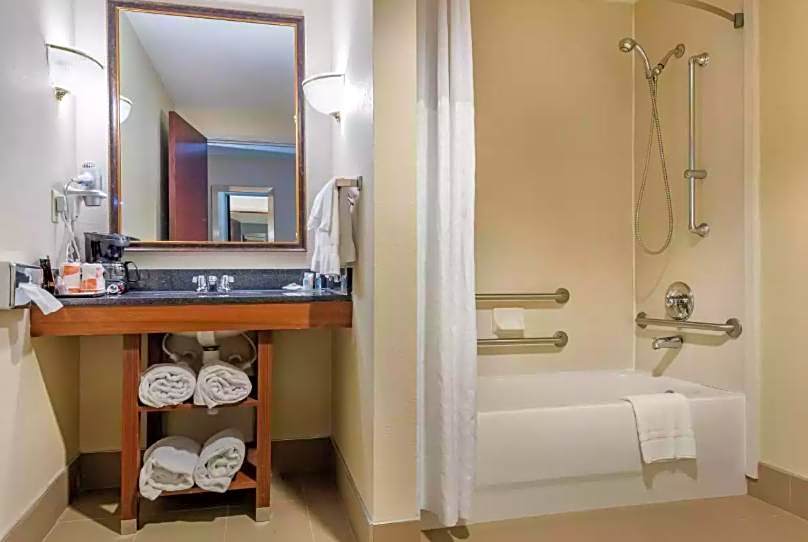 Holiday Inn Express & Suites Hebron - Cincinnati Airport by IHG