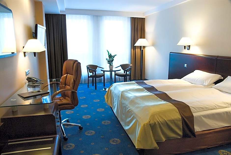 Photo 1 of 4 of Double Room