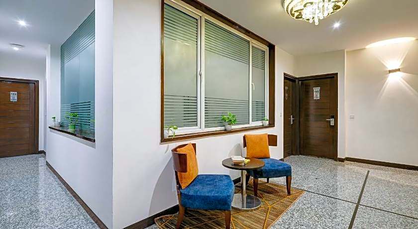 Stately Suites - Golf Course Road