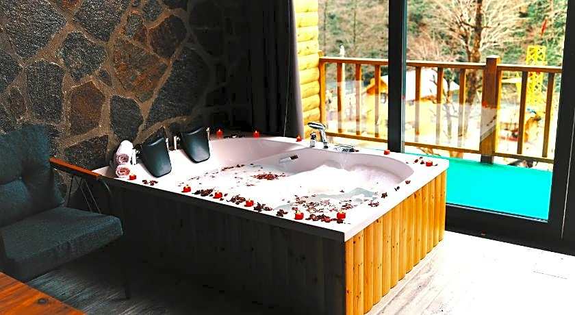 Golden Rose Bungalov