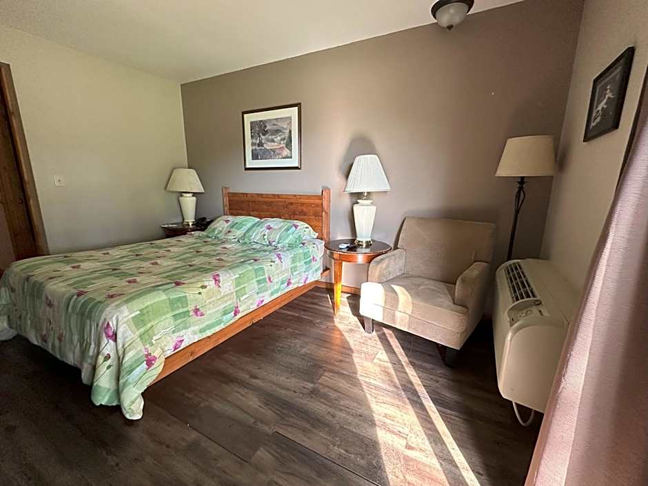 Photo 1 of 4 of Standard 1 Queen Bed