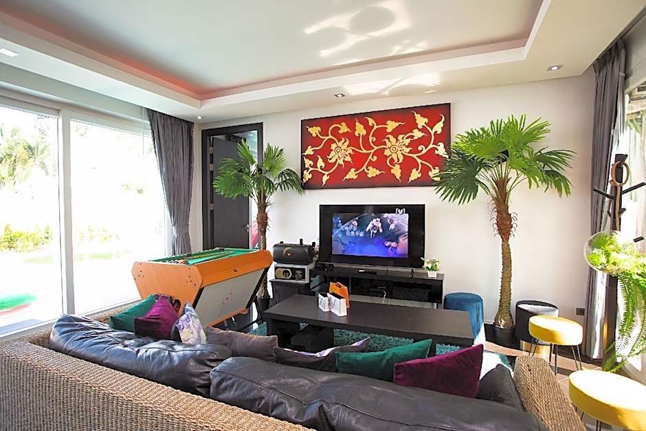 Hollywood Pool Villa Jomtien Beach