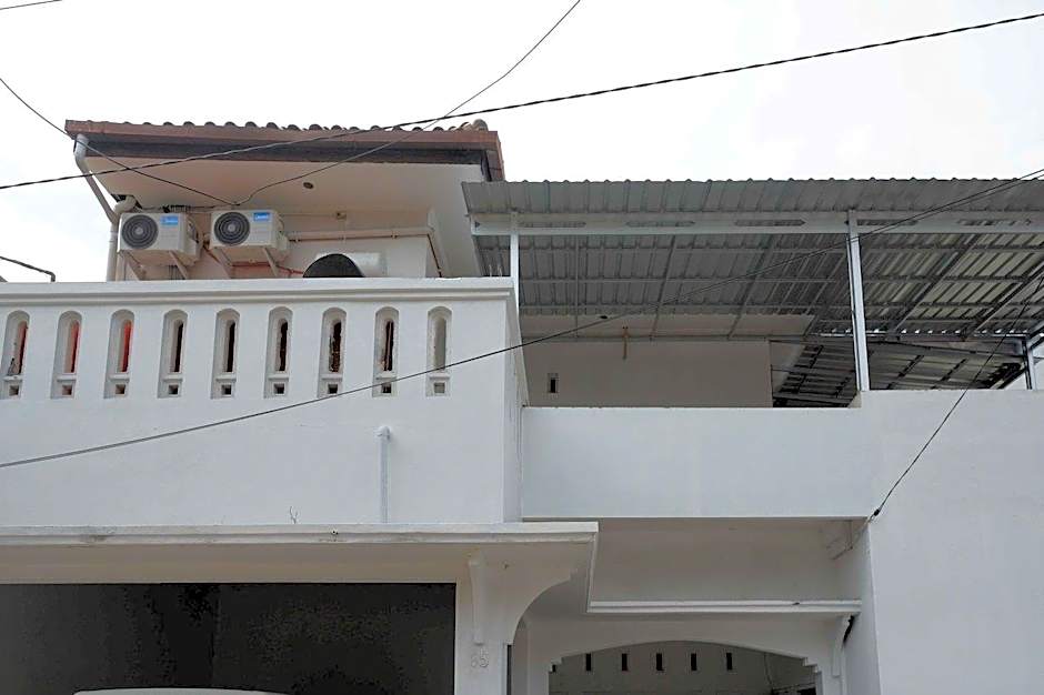 RedDoorz near GOR Jatidiri Semarang