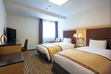 Standard Twin Room - Non-Smoking - Late Check-In (18:00)