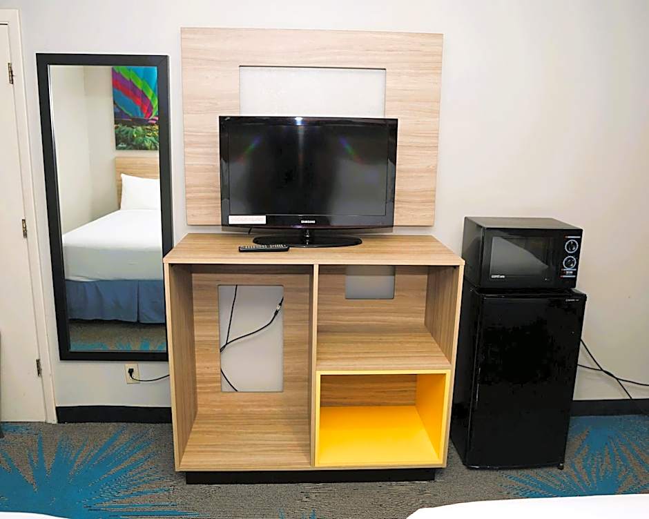 Days Inn by Wyndham East Albuquerque