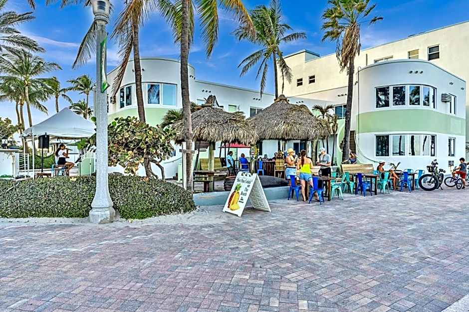 Walkabout 8 Tower Suite with Panoramic Ocean Views