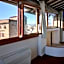 1200 Torre Donati Apartments