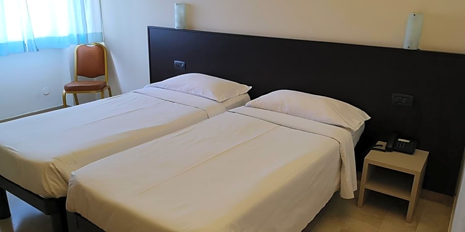 Auto Park Hotel