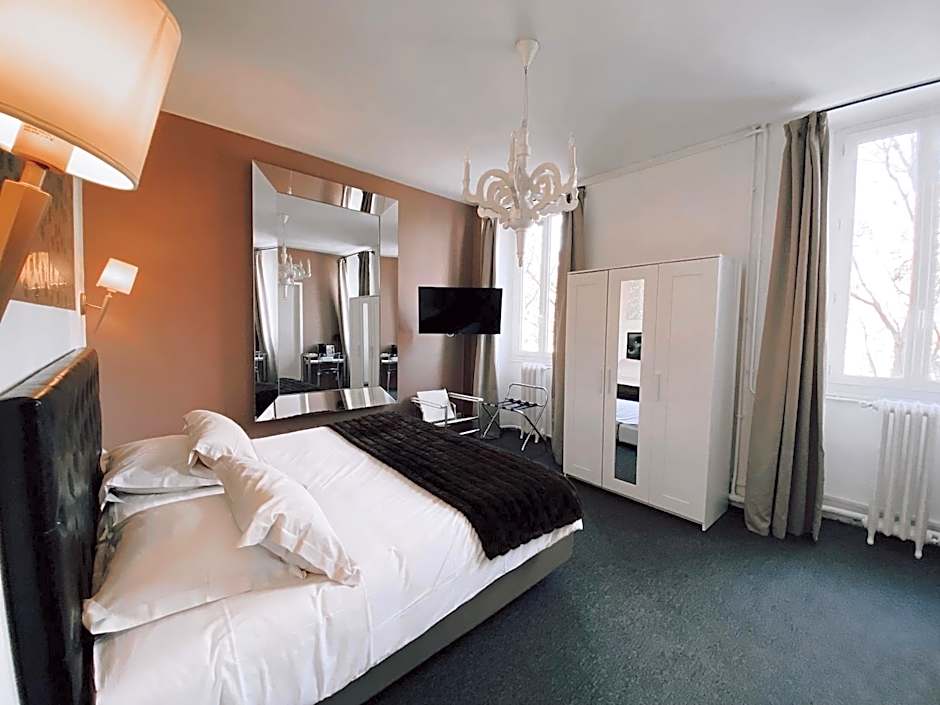 Royal Hotel