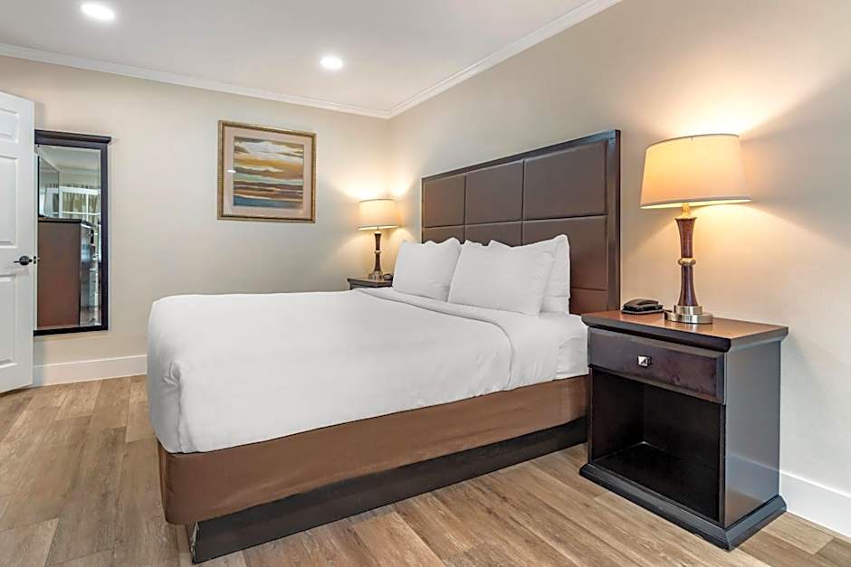 Best Western Carmel's Town House Lodge