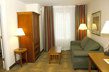 1 Queen Bed One Bedroom Suite