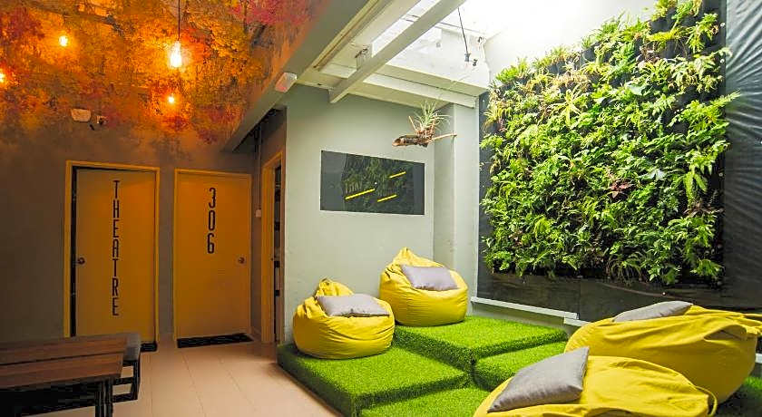 Traveller Bunker Hostel 1