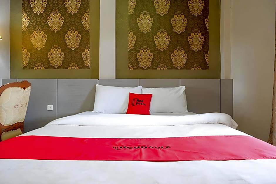 RedDoorz Plus @ Hotel Srikandi Kendari