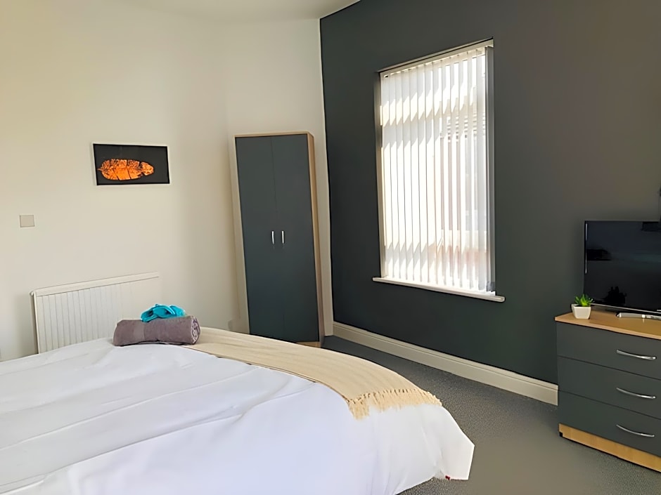 Townhouse @ 51 Balfour St -Stoke