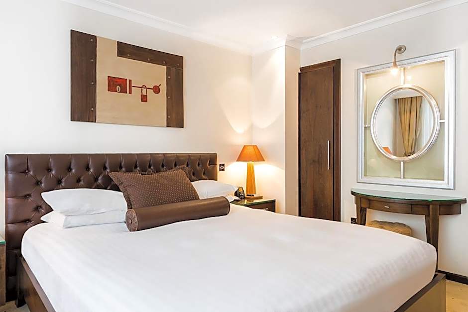 Courthouse Hotel London