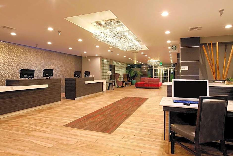 Radisson Hotel Oakland Airport – Oakland, CA