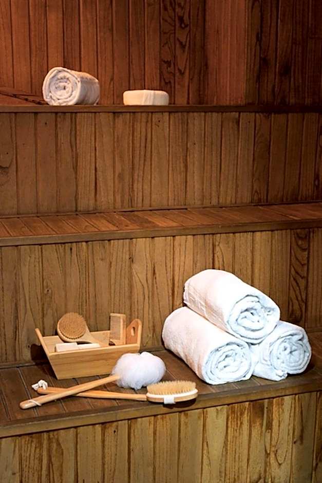 Argenta Tower Hotel & Suites