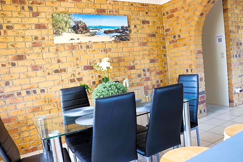 Kennedy Drive Boutique Motel & Nursery- Close To City Centre & Airport