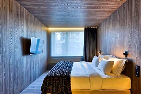 Signature Suite