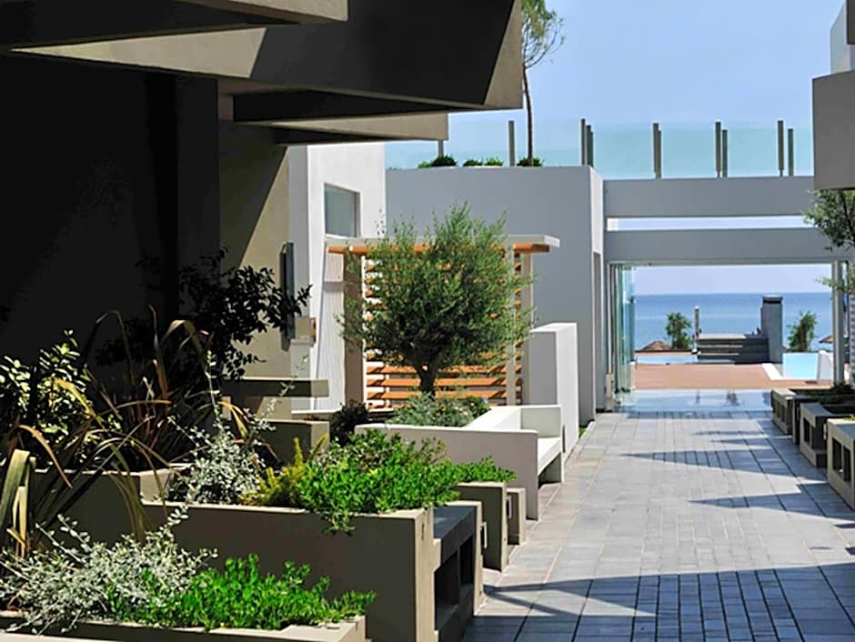 Thalatta Seaside Hotel