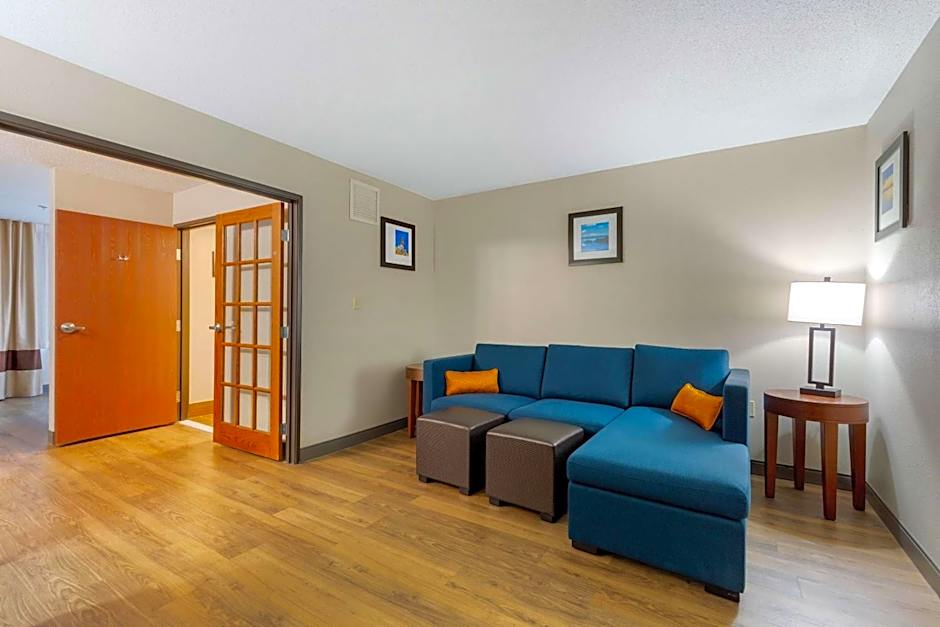 Comfort Inn & Suites