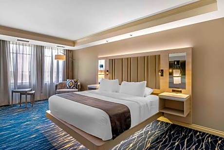 King Room - Accessible/Non-Smoking
