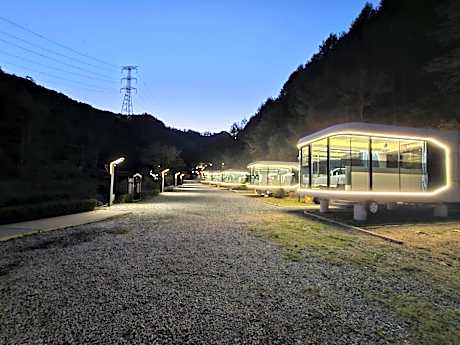 Galaxy-X Hotel-type Caravan Glamping & Pension