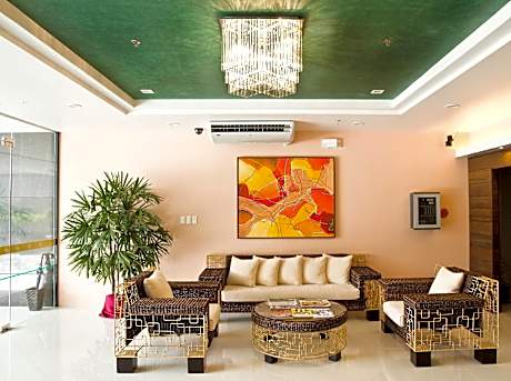 Allure Hotel & Suites