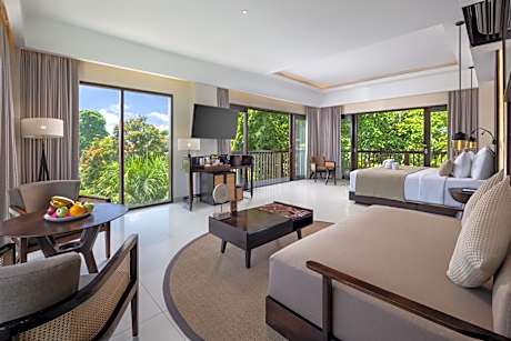 Panoramic Suite Room with FREE Daily Ubud Shuttle Service, FREE Professional Photo Session, FREE Daily Mini-bar Enjoyment, FREE Curated Daily Activities, FREE 1x Afternoon Tea